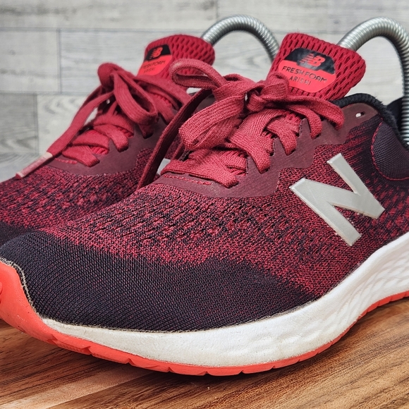 New Balance Womens Size 6 Fresh Foam Arishi V3 Red Running Shoes Boys Size 4.5 - Picture 5 of 16